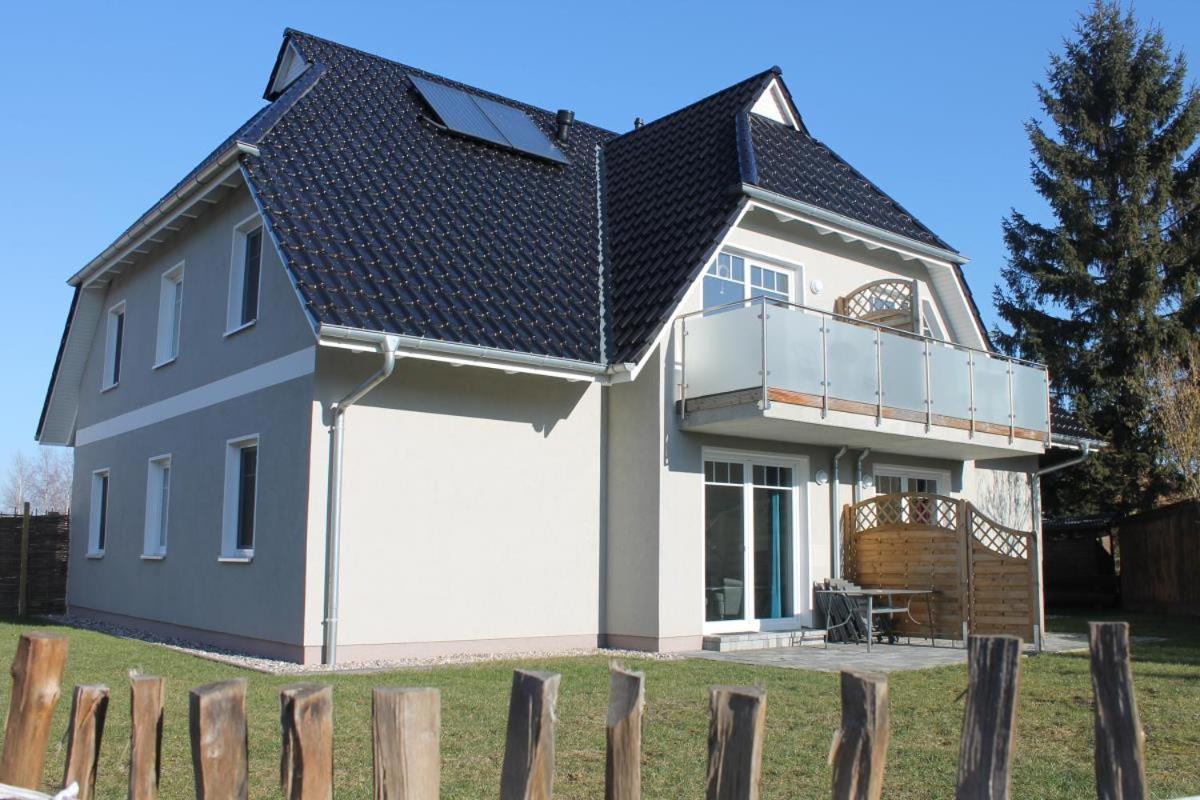 Ferienwohnung Van Der Holm Born Exterior photo